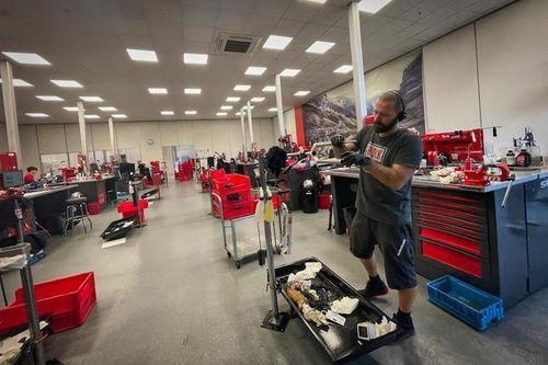 SRAM傳動(dòng)系統(tǒng)開發(fā)總部巡覽 技術(shù)服務(wù)核心探秘